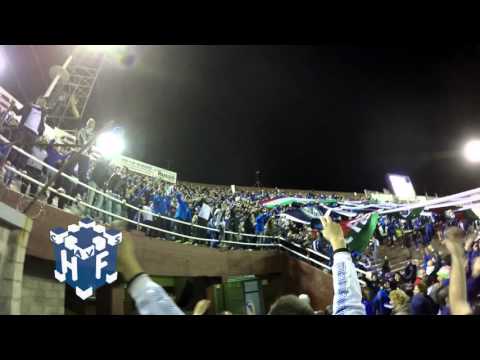 "Esta es tu hinchada la que tiene aguante" Barra: La Pandilla de Liniers • Club: Vélez Sarsfield