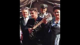 Elvis Presley ~ Mama Liked The Roses (HQ)