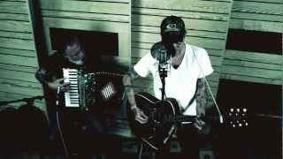 Lucero &quot;I Can&#39;t Stand to Leave You&quot; | OFF THE AVENUE E85