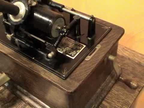 Hear an Edison Standard Phonograph play