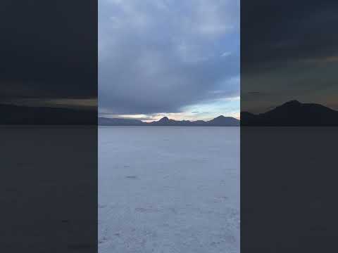 Bonneville Salt Flats #Utah - Most Iconic Natural Landscapes in The US!