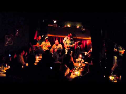 "Ribeirão" - Rodrigo Campos com participação de Criolo