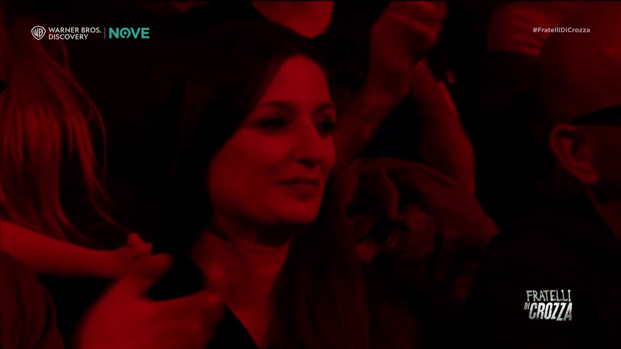 Crozza Urso sul caro benzina "Alle pompe vedi le stelle che schizzano!"