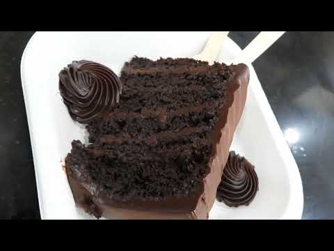 Triple chocolate hazelnut gateau at Moddy's, Kotagiri, Nilgiris District.