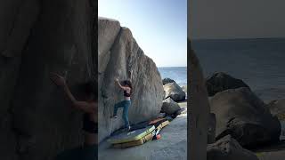 Video thumbnail de Pinchacolada, 6A. Hönö