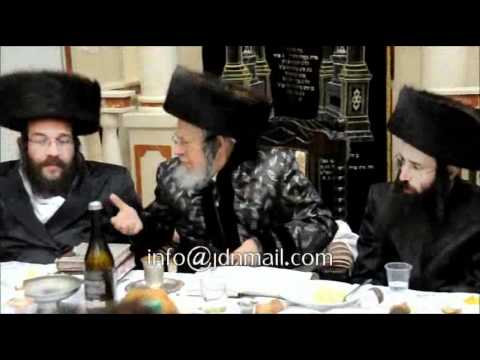 Stropkov Rebbe Conducting Yahrtzeit Tish For The Shiover -Teves 5772