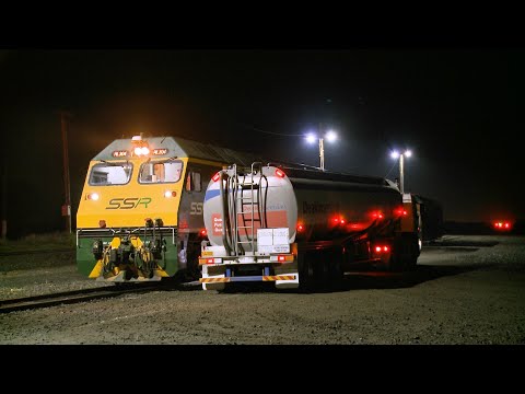 1VK1 SSR Grain Train Locomotives Refuel At Gheringhap (12/7/2020) - PoathTV Australian Railways