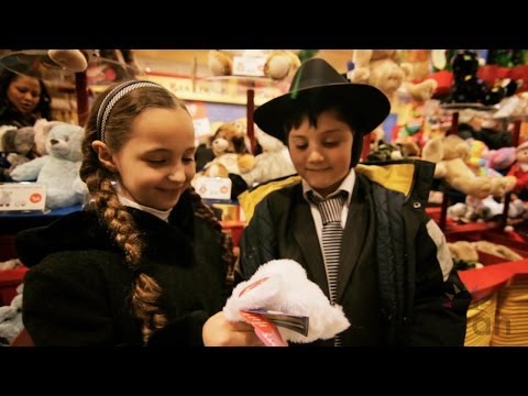 "The Shadchan" (Official Music Video) - The Rebbetzins Network