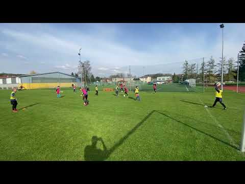 Průpravné cvičení 2. typu - Nahazování míče v kruhu | Starší přípravka FK Velká Bystřice