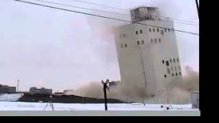 preview picture of video 'Zip Feed Mill Sioux Falls - Failed Implosion'