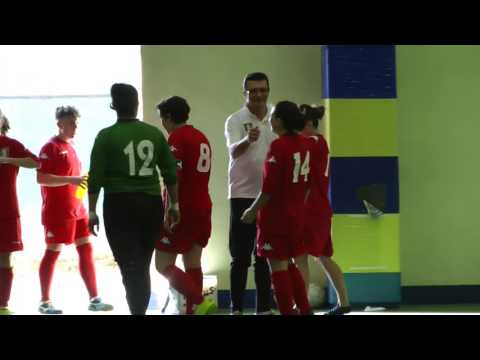 Triangolare al femminile  in casa Bassotti