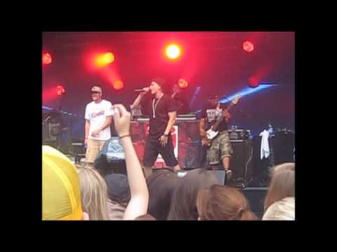 Elastinen - Hallussa, feat. Jontte Valosaari @ Summer Up, Lahti (06//07//2013)