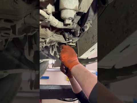 🎥 AUXILIARY WATER PUMP REPLACEMENT – STEP BY STEP