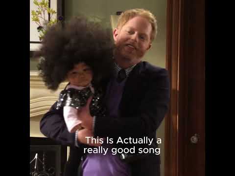 Modern Family 1x06 Mitchell Accidentally Knocks Lily’s Head