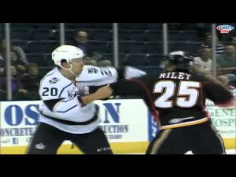 Kurtis MacDermid vs Blair Riley