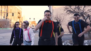 Boys Of Fall participa de um duelo de bandas em novo clipe