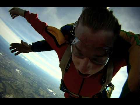 Nikola Savic fallskjermhopp