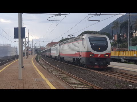 ICN 795 Torino Porta Nuova - Reggio di Calabria Centrale, E.402b.152 + E.402b.123 a Genova Nervi