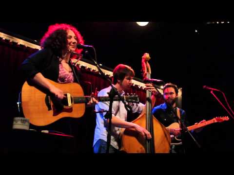 Rebecca Rego - Jump in the River - live at the Foundry Hall