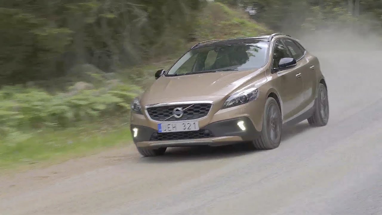 ► 2014 Volvo V40 Cross Country