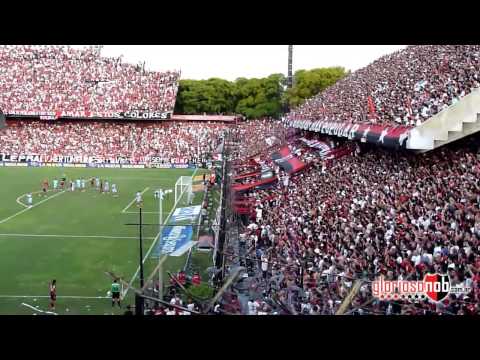 "Inicial 2013, Fecha 17. Newell's 1 - Arsenal 1 (Yo te sigo alentando como toda la vida)" Barra: La Hinchada Más Popular &bull; Club: Newell's Old Boys