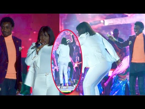 Le duo Wally Seck et Ndiolé Tall todj na esplande Grand Theatre bi...