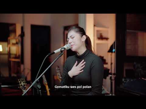 NEMEN - GILDCOUSTIC | JULIA VIO