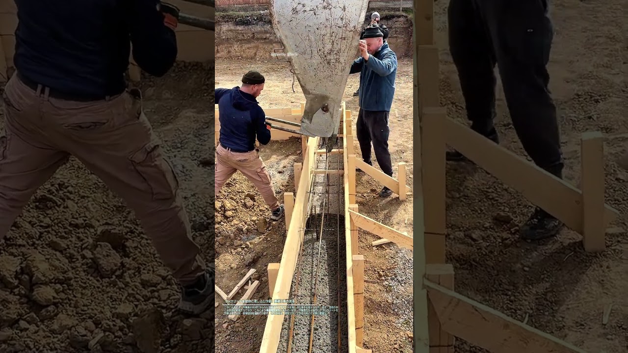 コンクリートを型枠に流し込む作業：基礎工事の現場