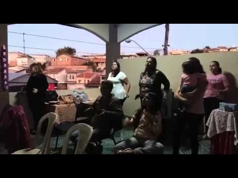 Mulheres  em oração, Com.  Elyon