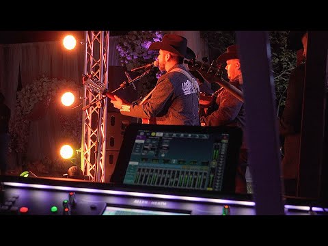 Grupo Los Muchachos - Angel Azul (LIVE)