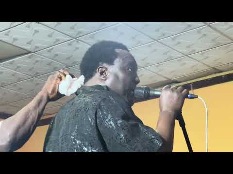 King Dr Saheed Osupa  Live @ NPA Club Surulere Lagos 4 Rasheedah Amowi