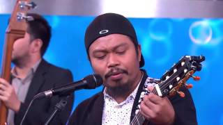 Download lagu Payung Teduh - Untuk Perempuan Yang Sedang Dalam Pelukan mp3