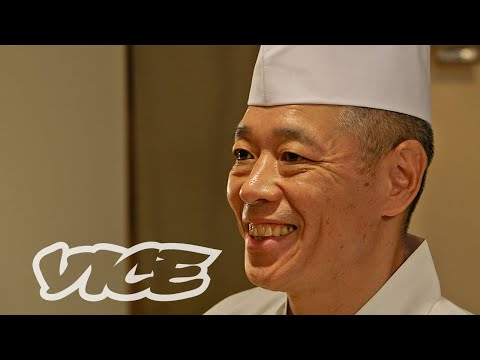 Sushi Master Show’s Us How to Eat Sushi the Proper Way