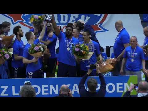 Ceremonie landskampioenschap ZZ Leiden met commentaar (27 mei 2021)