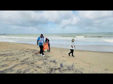 Beach Cleaning by 95 Maristonians 