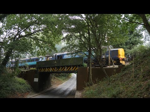 DRS 37405 growls uphill out of Brundall - 2P20