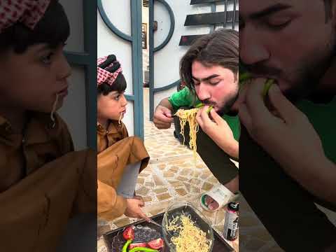 شوفو هاوي اسوه حته ياكل الندومي