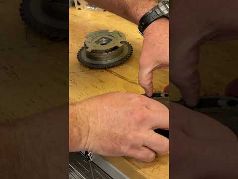 How The LS VVT Camshaft Sprocket Works!