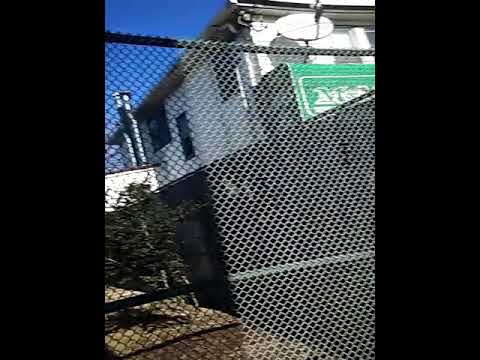 Porto SIM3c de Richmond com destino a Staten Island, Nova York.