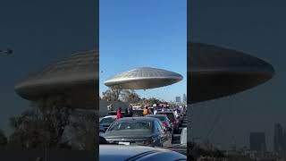 🚨 Something Massive on the Freeway… and Nobody’s Talking 😳