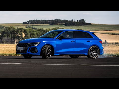 Audi RS 3 Sportback performance edition in Nogaro Blue - Drifting