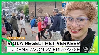 OPEN-vlogger Viola regelt het verkeer tijdens avondvierdaagse