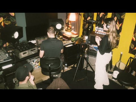 Capim Limão, Cynthia Luz - Vivendo Demais (visualizer)