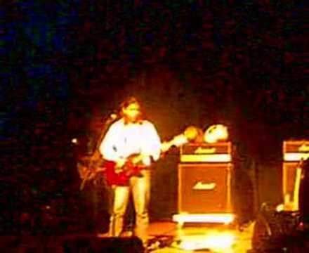 Eto: အီတိုး - စိတ်ချချင်တယ် (သတိရနေမှာပါ) (SG Live!)