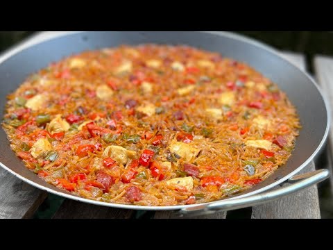 Fideuá (Catalan Pasta Dish) with Chicken and Chorizo