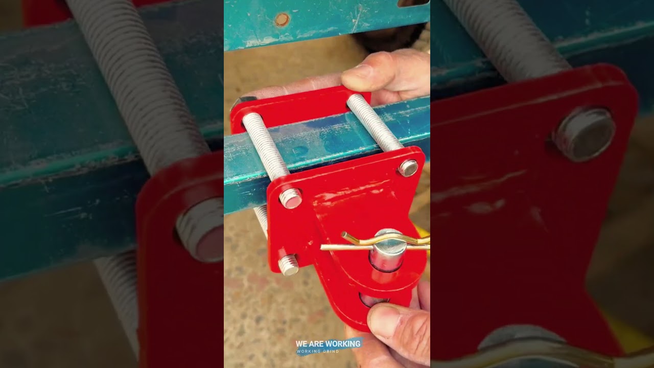 🔧 Four-Bolt Beam Clamp with Pivot Lock