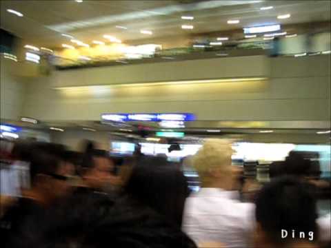 130808 Henry come to Taiwan in airport