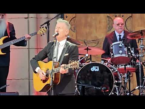 Lyle Lovett and His Large Band: "Here I Am" (July 8, 2023; Mountain Winery; Saratoga, CA)