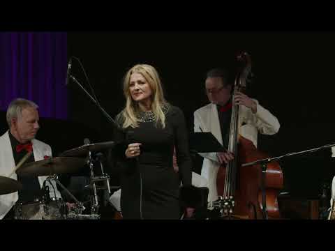 Munich Swing Orchestra & Jasmin Bayer - Almost Like Being In Love