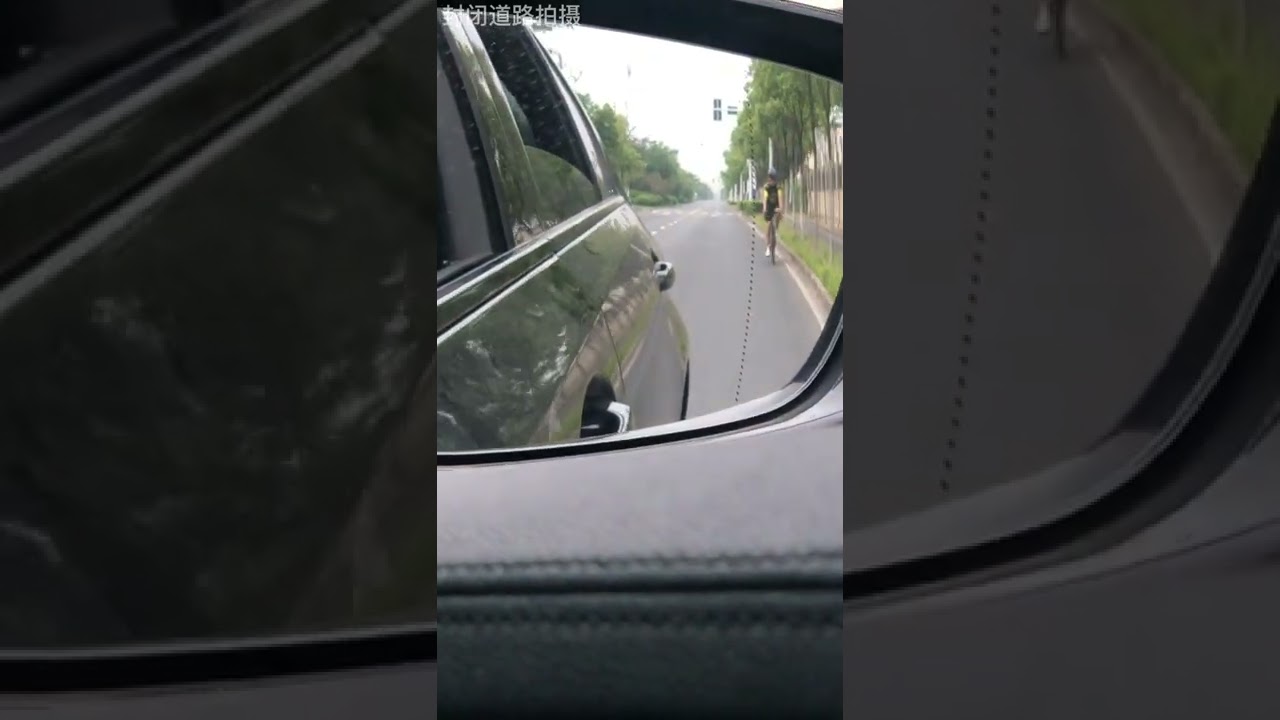 Pro road bike rider vs amateur cyclist